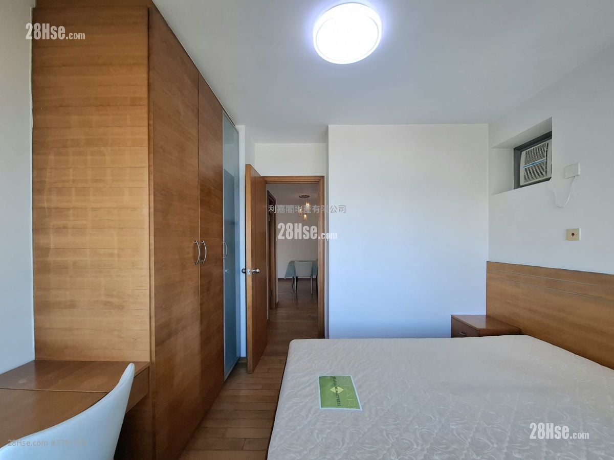 Seaview Crescent Rental 2 Bedrooms , 1 Bathroom 562 ft²