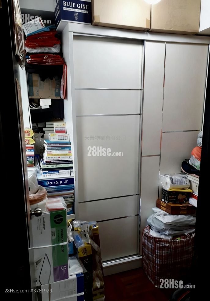 Kellet Court Sell 2 Bedrooms , 1 Bathroom 306 ft²