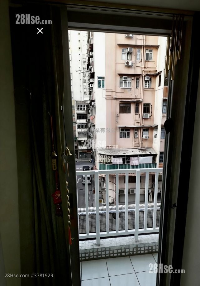 Kellet Court Sell 2 Bedrooms , 1 Bathroom 306 ft²