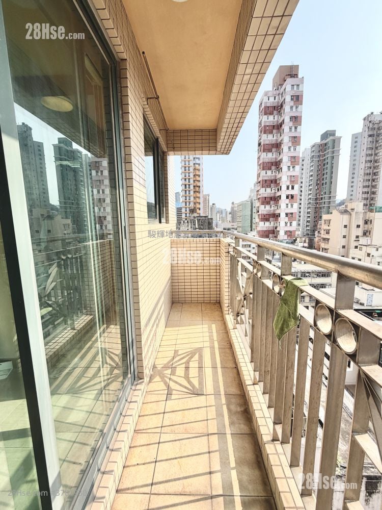 Yau On Court Sell 2 Bedrooms , 1 Bathroom 318 ft²