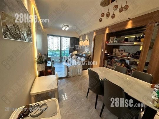 峻峦 售盘 3 房 716 平方尺