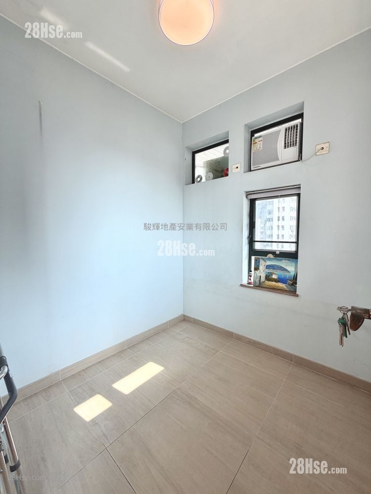 Yau On Court Sell 2 Bedrooms , 1 Bathroom 318 ft²