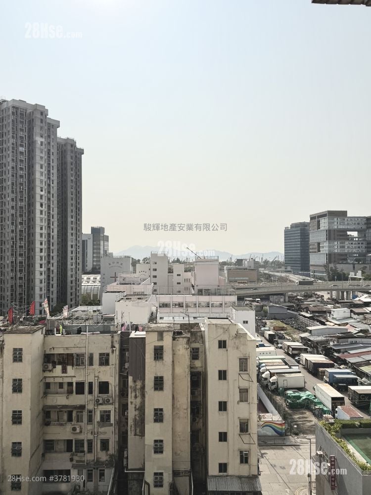 Yau On Court Sell 2 Bedrooms , 1 Bathroom 318 ft²