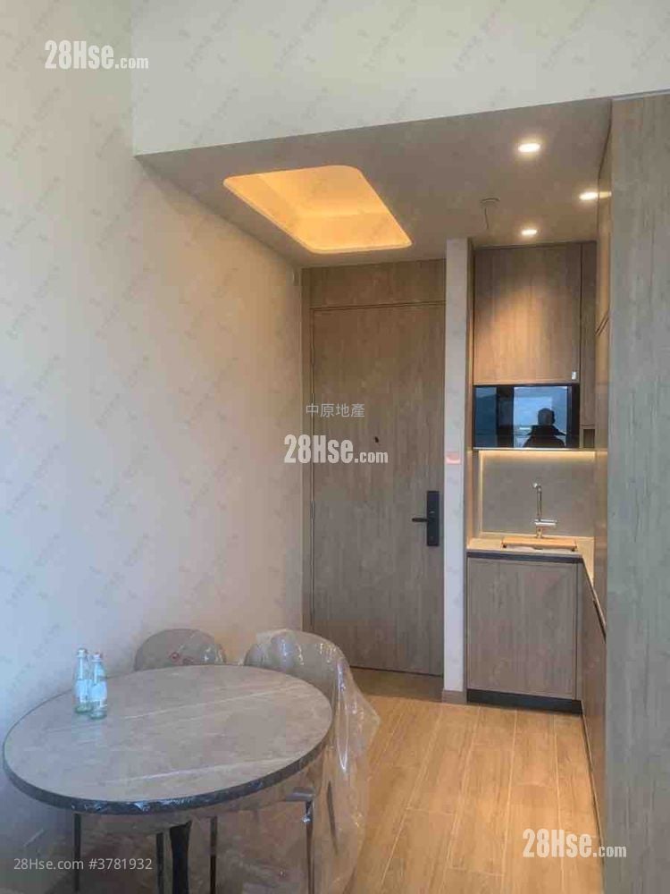 Hava Rental 377 ft²