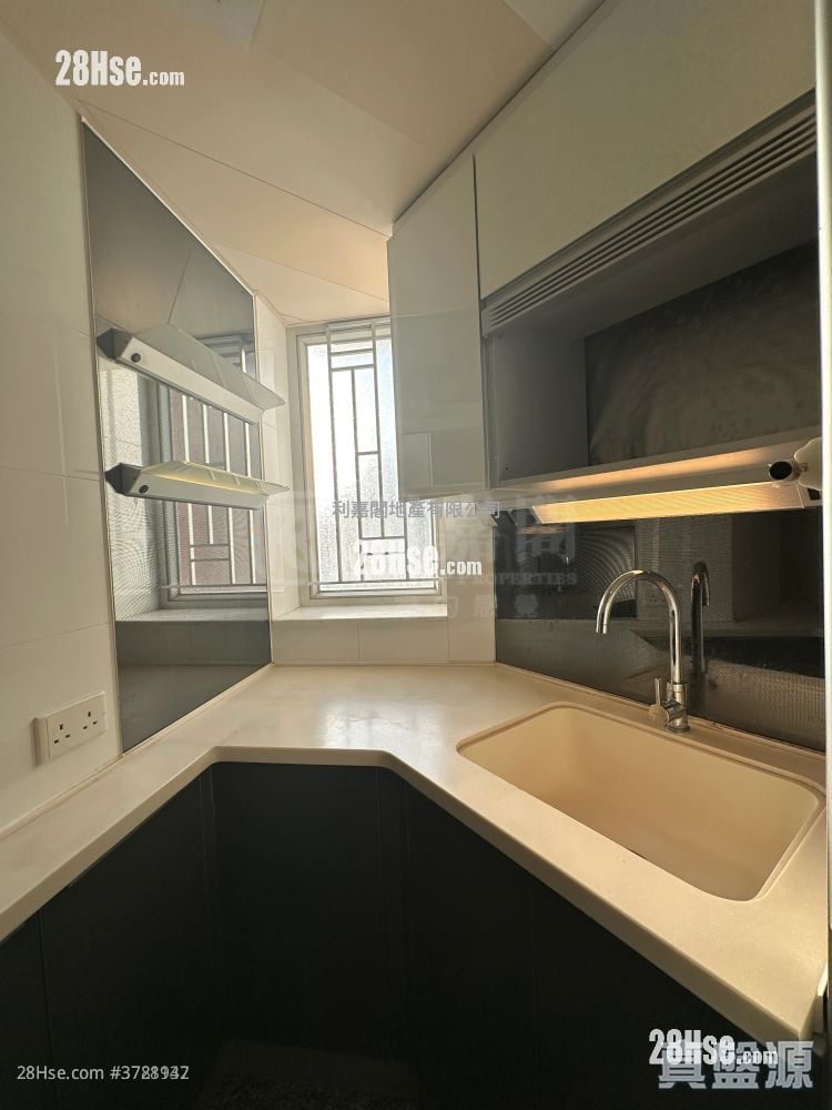 Festival City Sell 3 Bedrooms , 2 Bathrooms 688 ft²