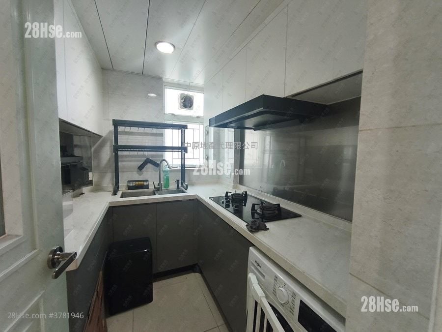 Central Park Towers Sell 3 Bedrooms , 1 Bathroom 578 ft²