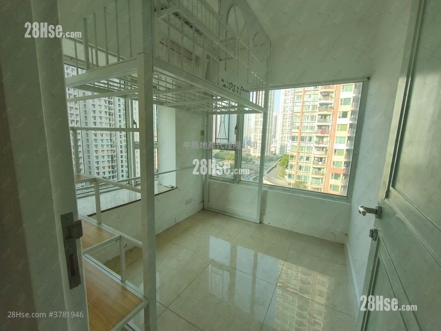 Central Park Towers Sell 3 Bedrooms , 1 Bathroom 578 ft²