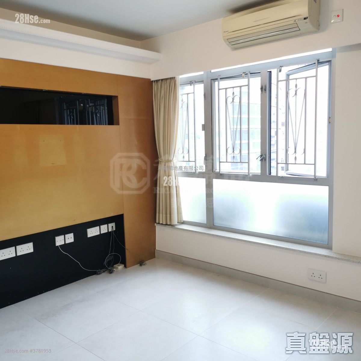 City Garden Sell 3 Bedrooms 568 ft²