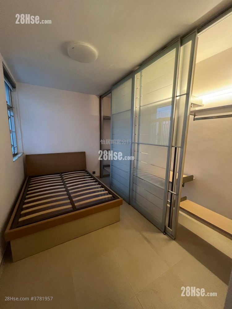 Taikoo Shing Sell 580 ft²