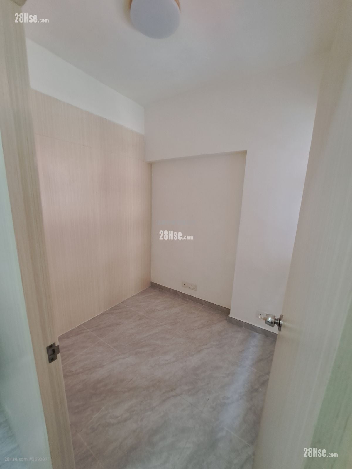 惠利大廈 租盤 2 房 , 1 浴室 330 平方呎