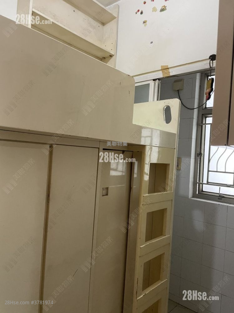 Sorrento Sell 3 Bedrooms , 3 Bathrooms 853 ft²