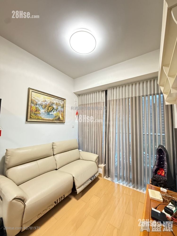 One Homantin Sell 2 Bedrooms 493 ft²