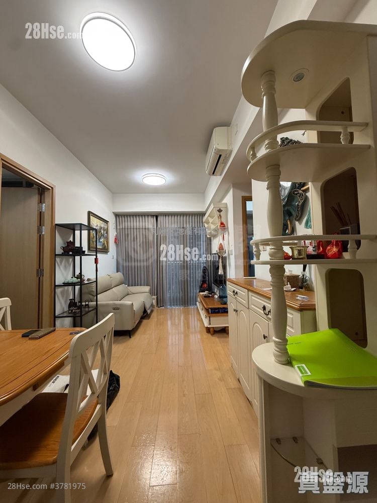 One Homantin Sell 2 Bedrooms 493 ft²