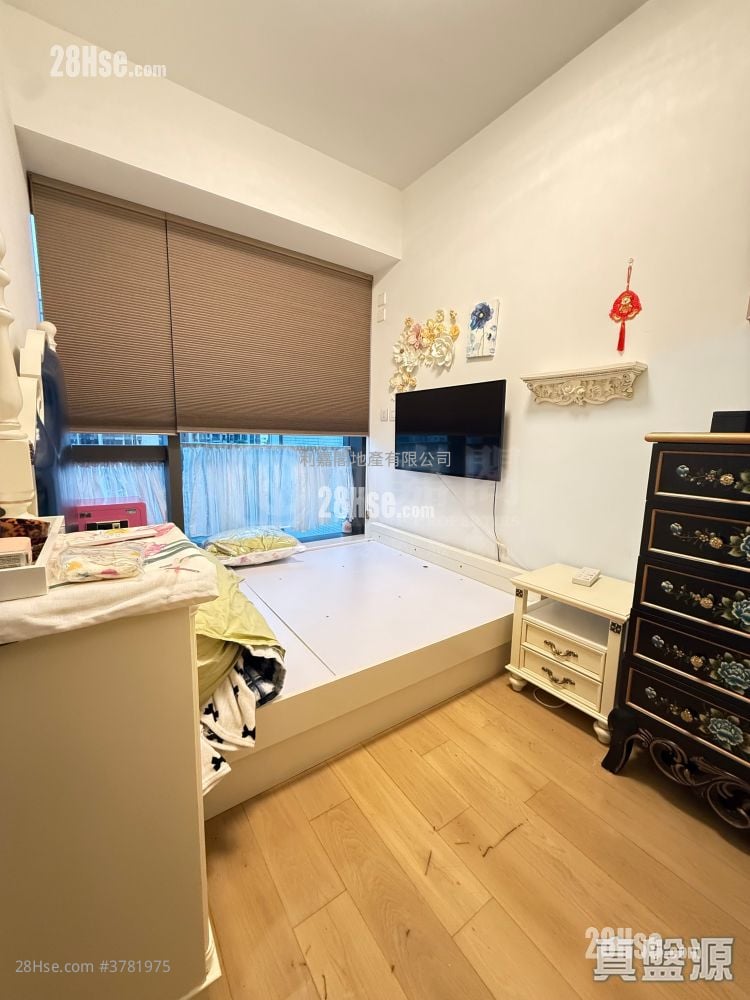 One Homantin Sell 2 Bedrooms 493 ft²