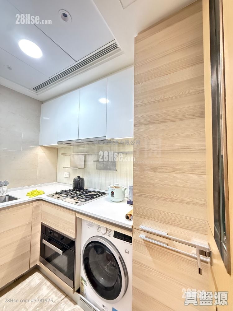 One Homantin Sell 2 Bedrooms 493 ft²