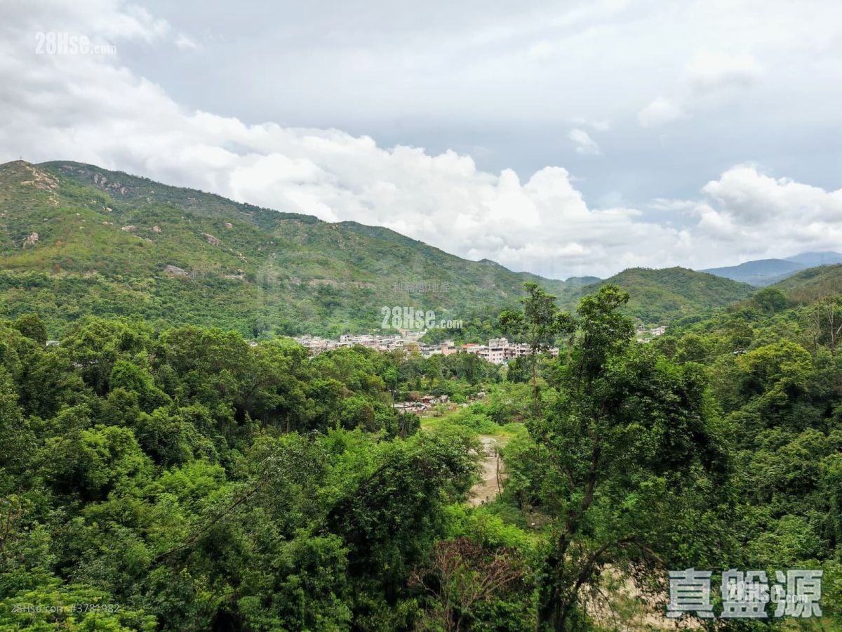 Le Pont Sell 3 Bedrooms 738 ft²