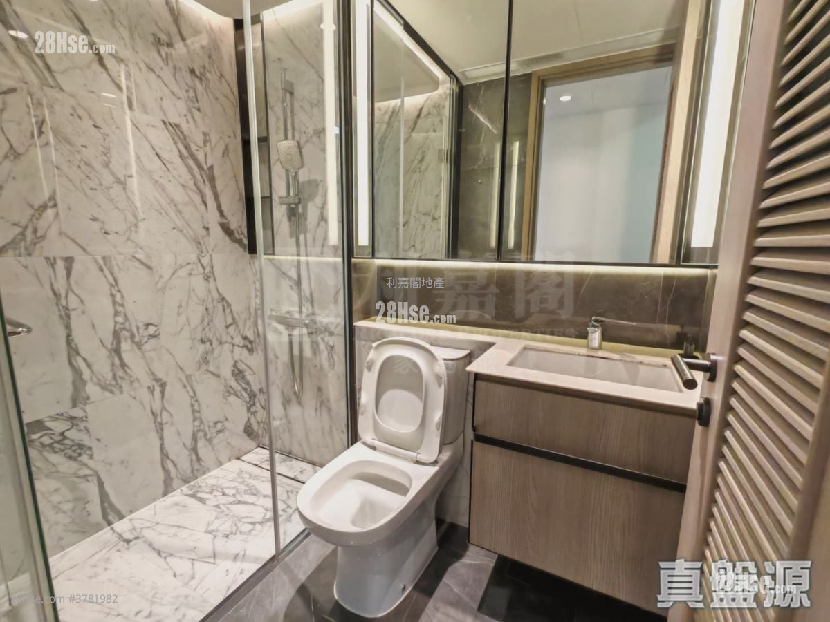 Le Pont Sell 3 Bedrooms 738 ft²