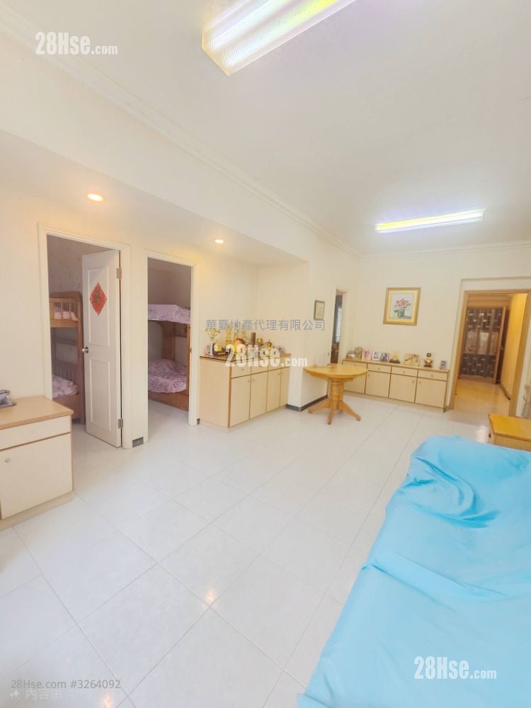 Kam Wah House Rental 3 Bedrooms , 2 Bathrooms 656 ft²