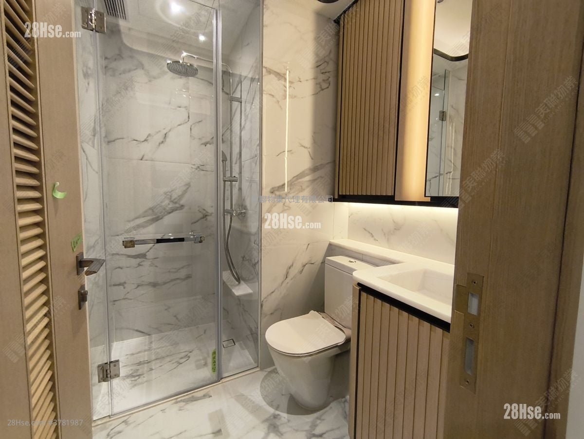 浴室: 北映荟 售盘 1 房 , 1 浴室 279 平方尺