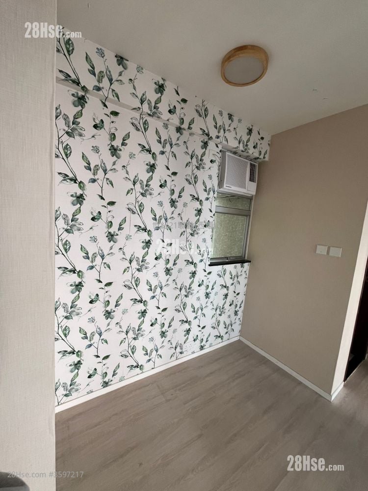 Ko Nga Court Sell 2 Bedrooms , 1 Bathroom 365 ft²