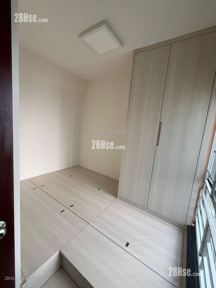 Ko Nga Court Sell 2 Bedrooms , 1 Bathroom 365 ft²