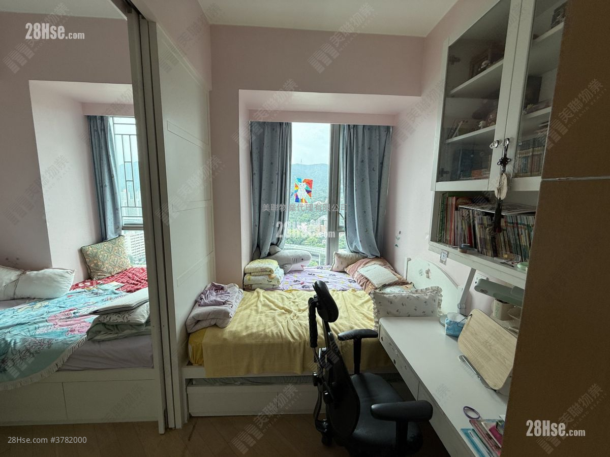 The Riverpark Sell 3 Bedrooms , 2 Bathrooms 1,018 ft²