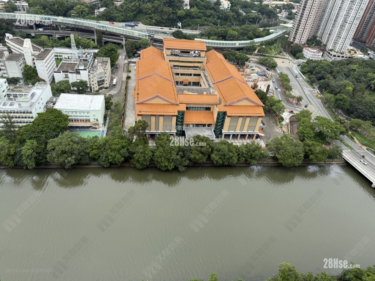 The Riverpark Sell 3 Bedrooms , 2 Bathrooms 1,018 ft²