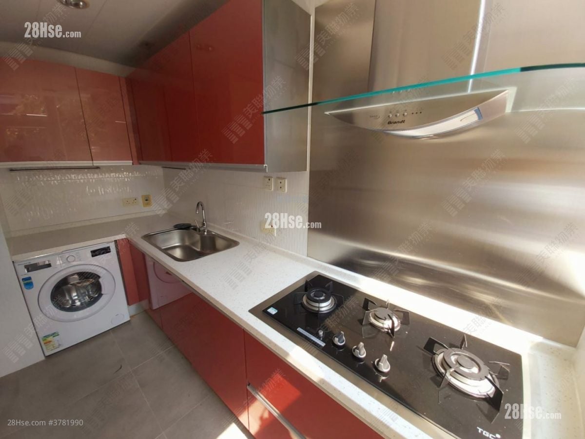 L'utopie Rental 4 Bedrooms , 3 Bathrooms 1,533 ft²