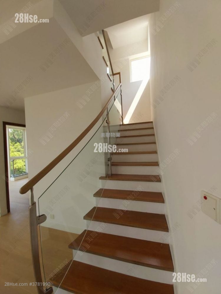 L'utopie Rental 4 Bedrooms , 3 Bathrooms 1,533 ft²