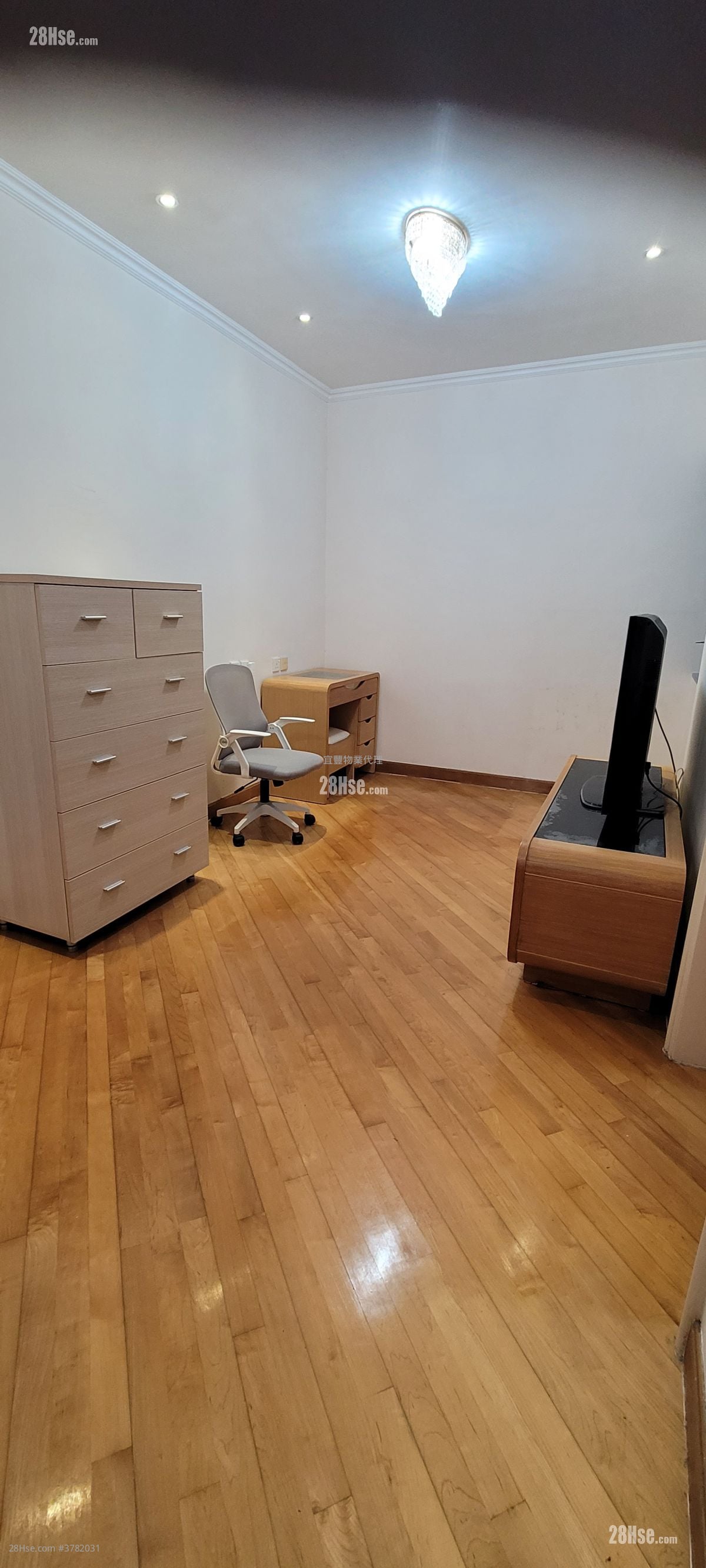 Elegant Garden Rental 2 Bedrooms , 1 Bathroom