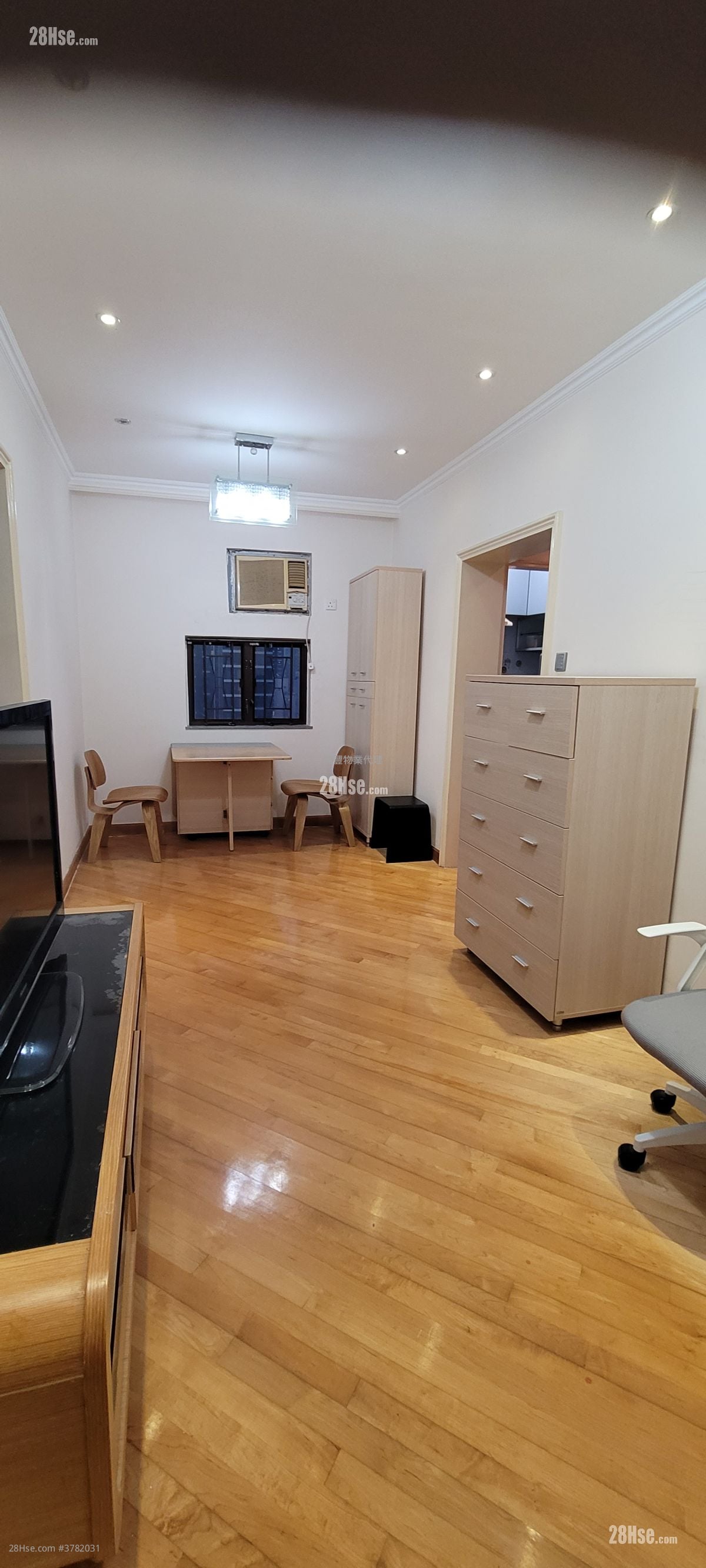 Elegant Garden Rental 2 Bedrooms , 1 Bathroom