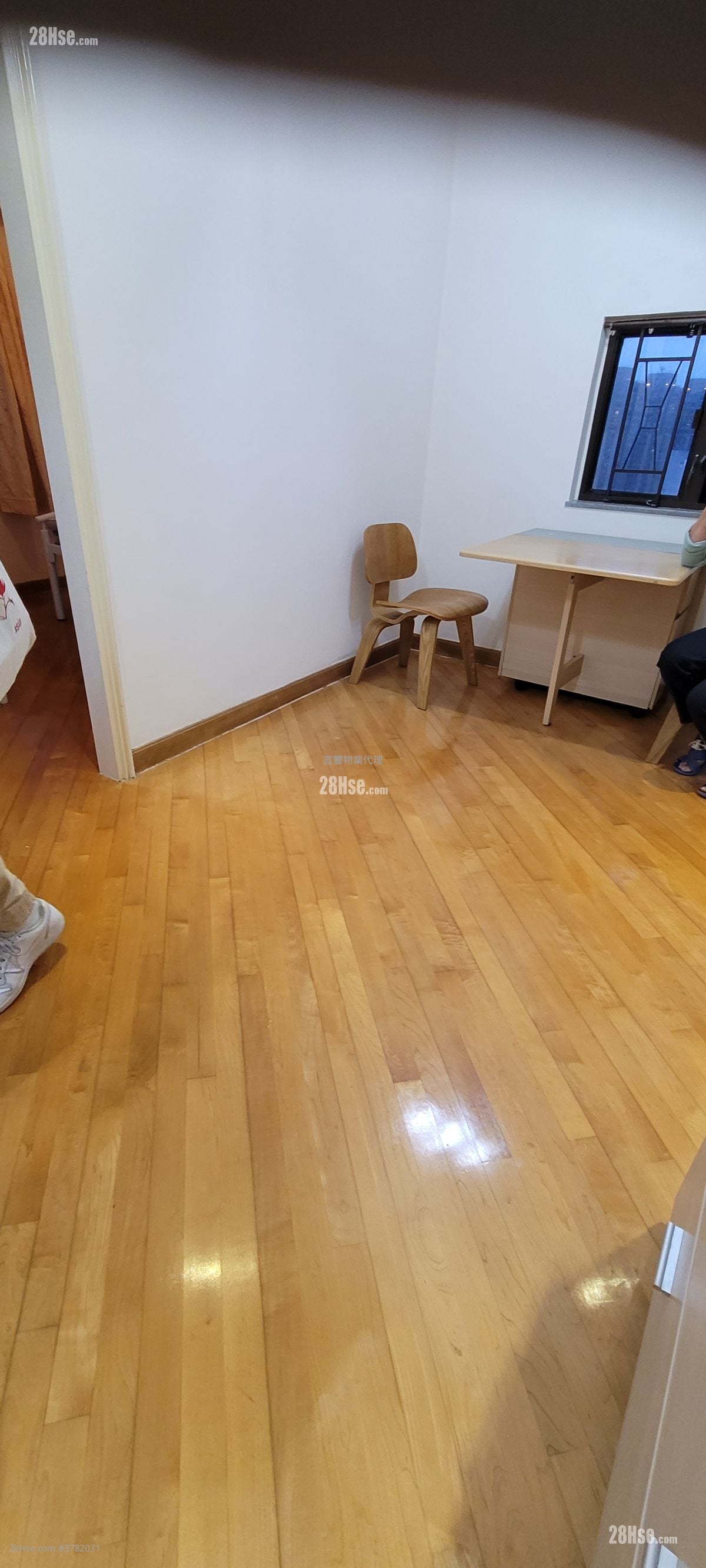 Elegant Garden Rental 2 Bedrooms , 1 Bathroom