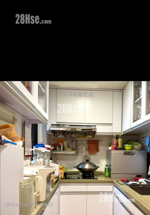 Euston Court Sell 3 Bedrooms , 2 Bathrooms 775 ft²