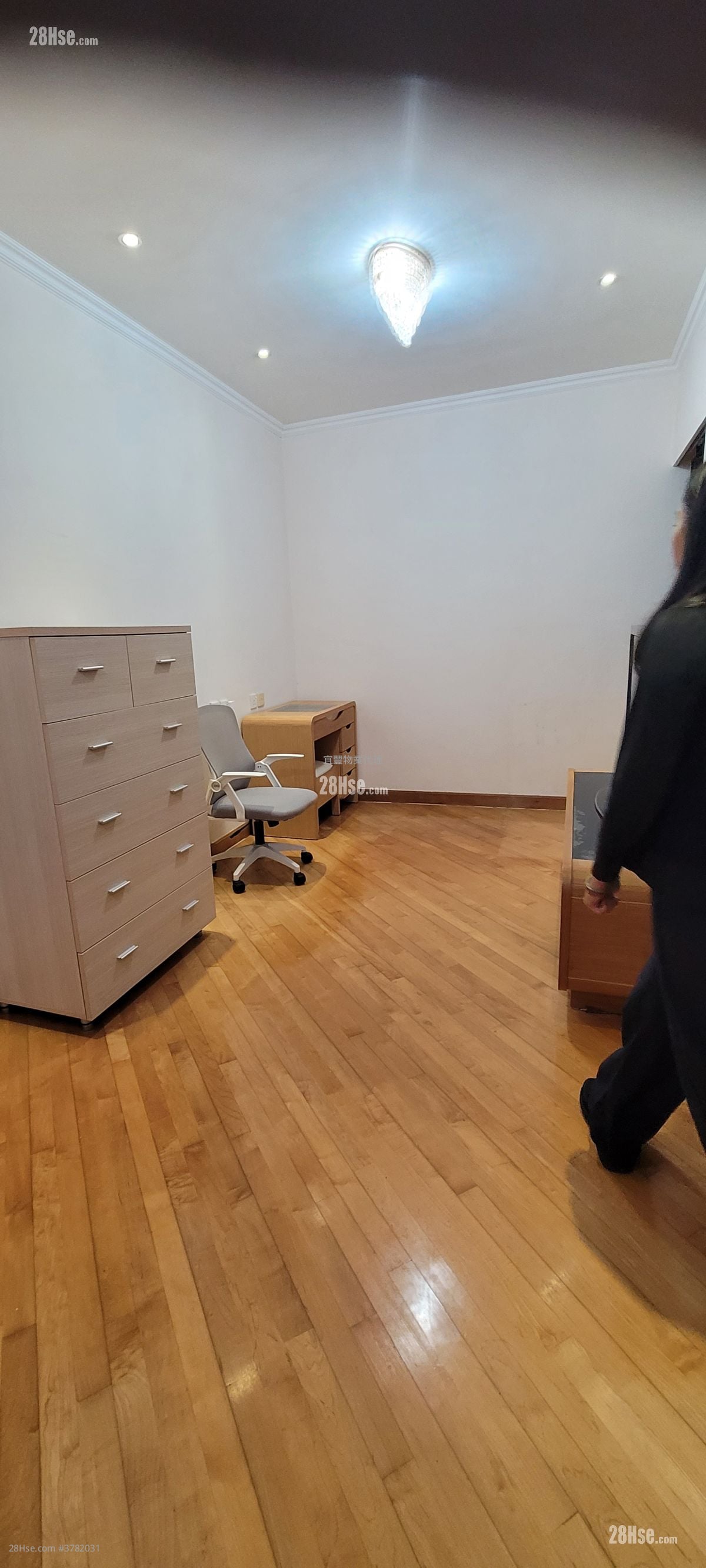 Elegant Garden Rental 2 Bedrooms , 1 Bathroom