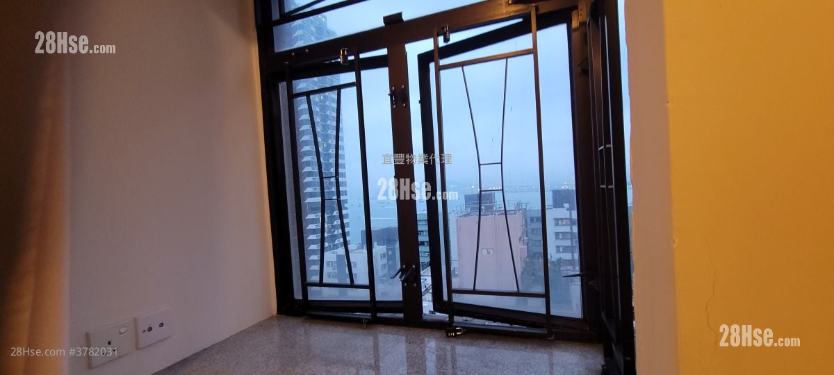 Elegant Garden Rental 2 Bedrooms , 1 Bathroom