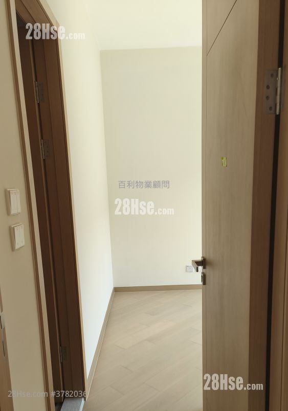 Grand Mayfair  Sell 3 Bedrooms , 2 Bathrooms 763 ft²