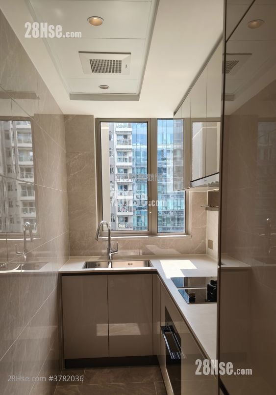 Grand Mayfair  Sell 3 Bedrooms , 2 Bathrooms 763 ft²