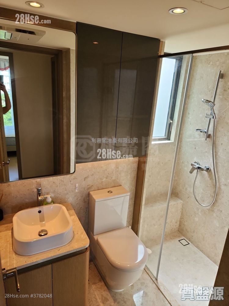 Island Garden Sell 4 Bedrooms , 3 Bathrooms 1,188 ft²