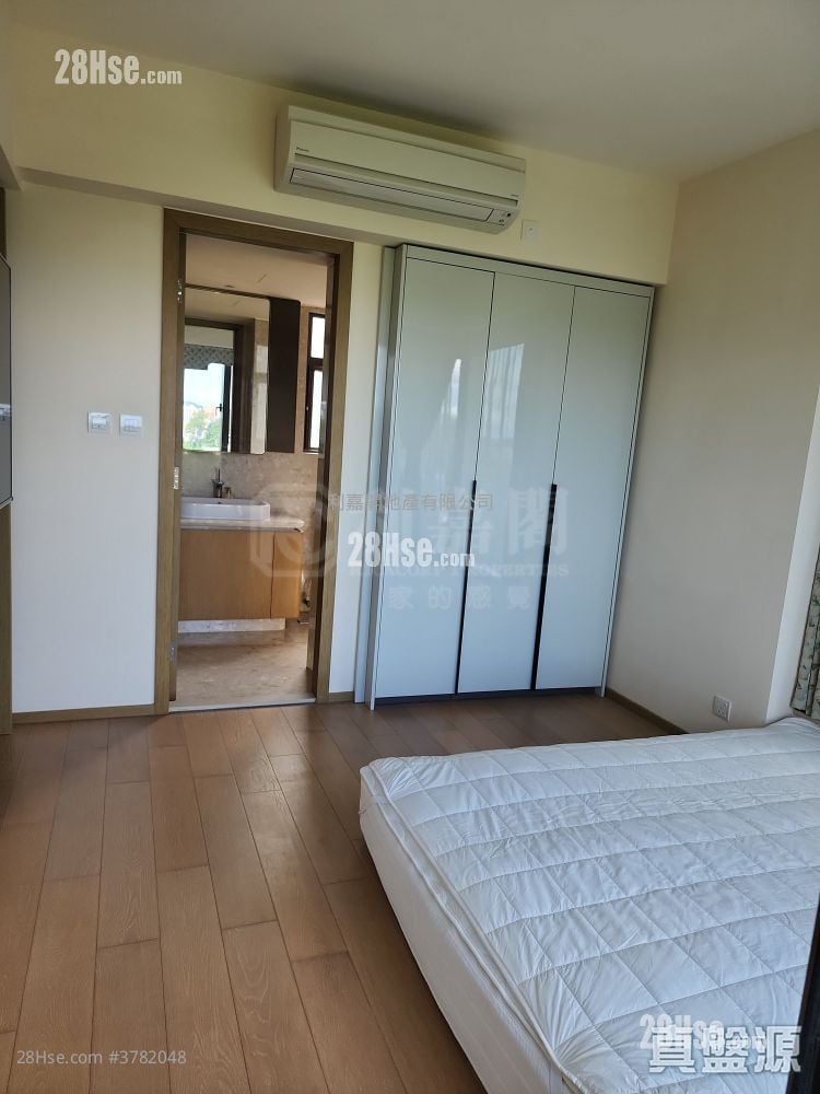 Island Garden Sell 4 Bedrooms , 3 Bathrooms 1,188 ft²