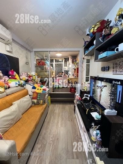 Ping Yan Court Sell 2 Bedrooms 376 ft²