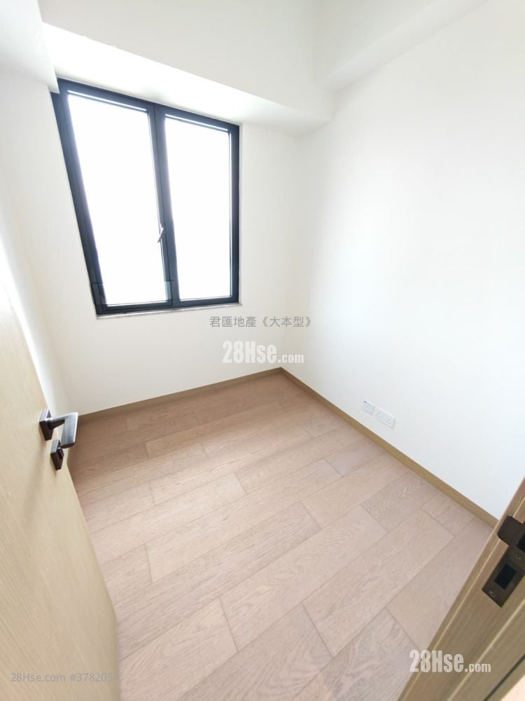 蔚蓝东岸 售盘 4 房 , 2 浴室 798 平方尺