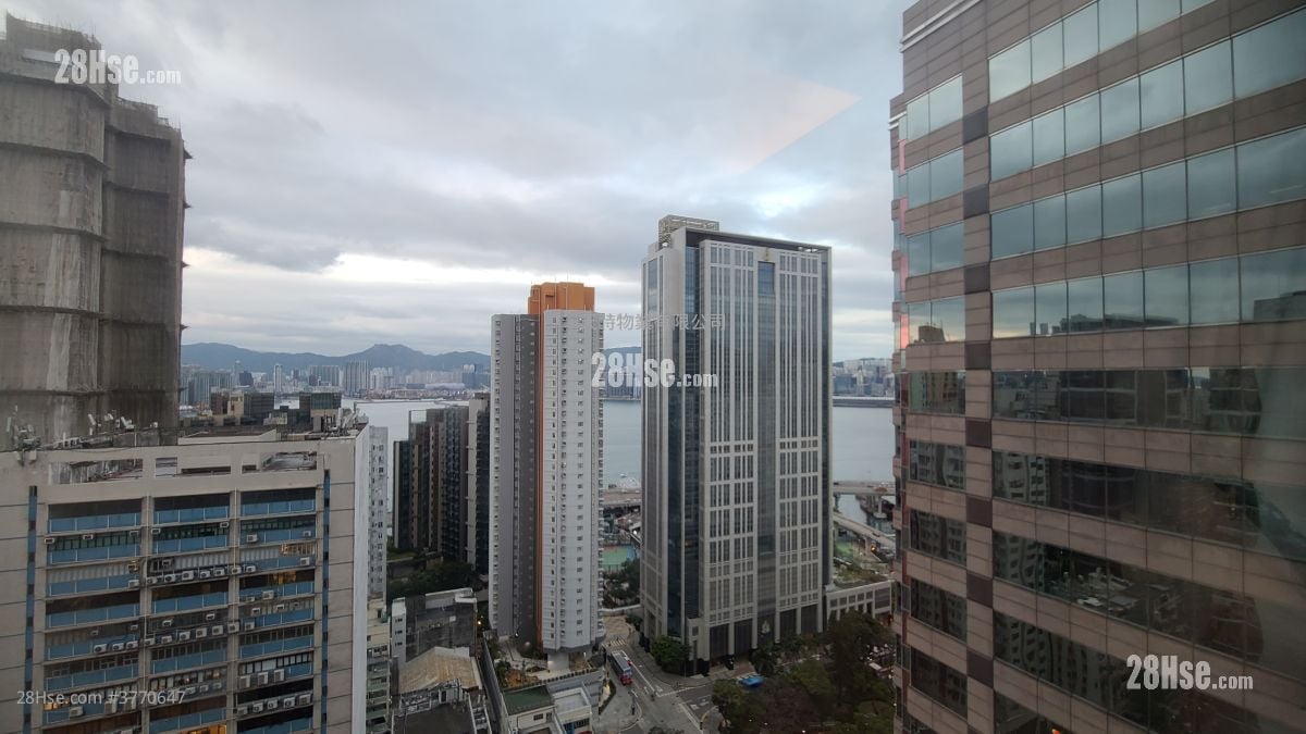 Island Place Sell 3 Bedrooms , 2 Bathrooms 788 ft²