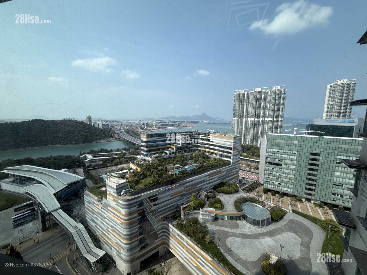 Tung Chung Crescent Sell 3 Bedrooms 759 ft²