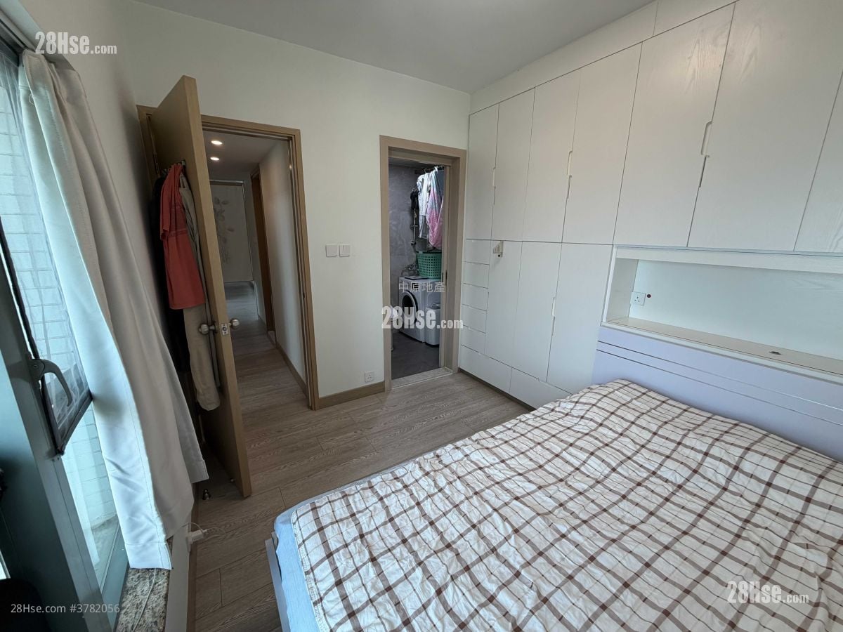 Tung Chung Crescent Sell 3 Bedrooms 759 ft²