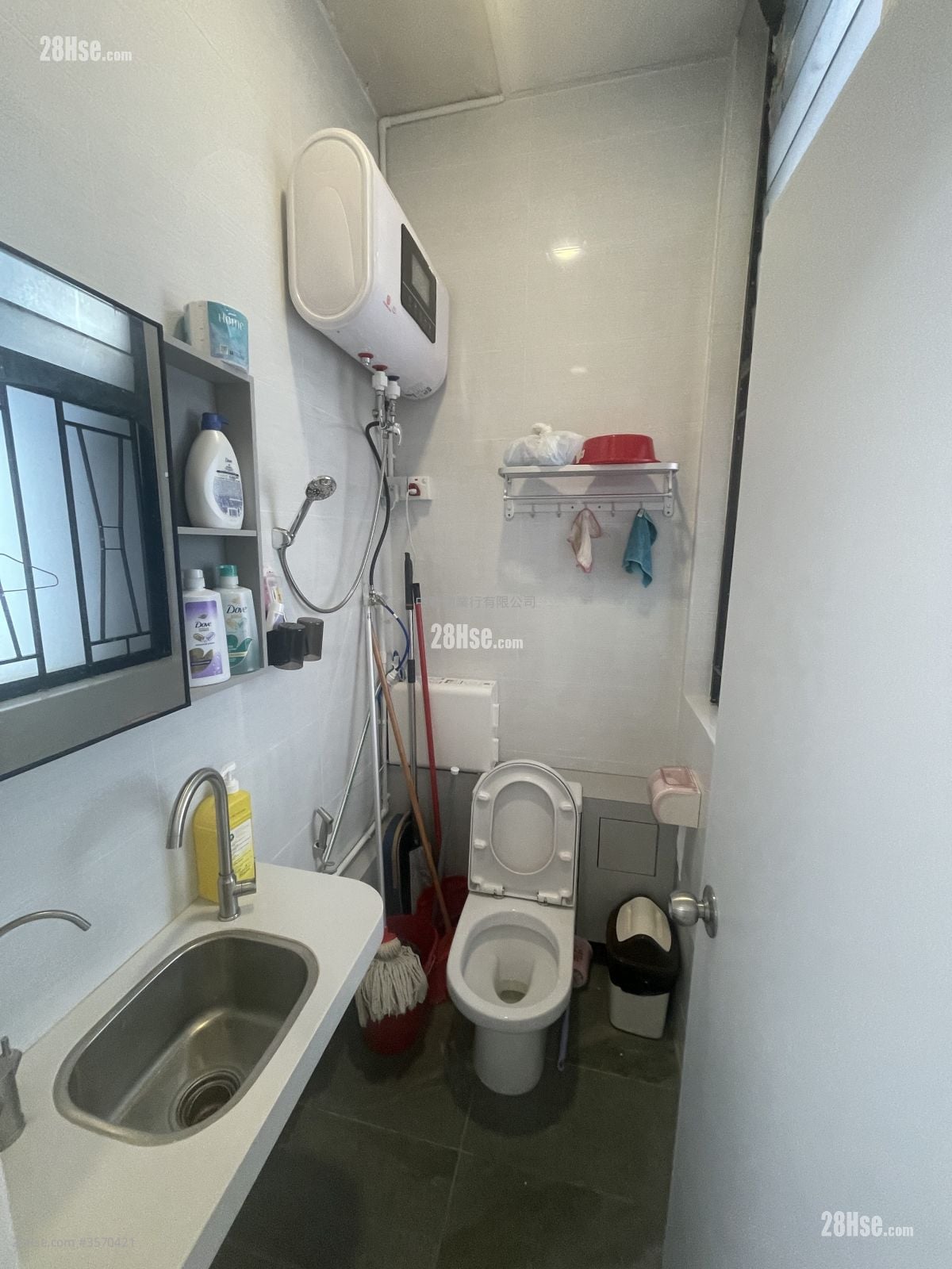 新贸中心 租盘 1 厕所 782 平方尺