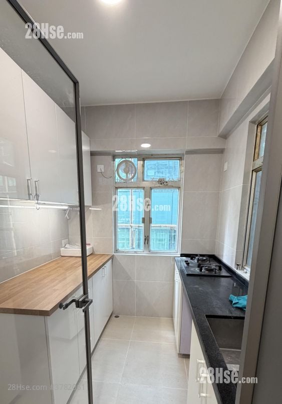 Yiu Kei Mansion Rental 3 Bedrooms , 2 Bathrooms 710 ft²