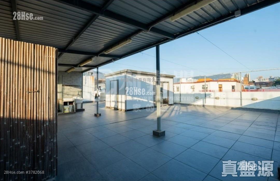 可以居 售盘 3 房 , 3 浴室 1,677 平方尺