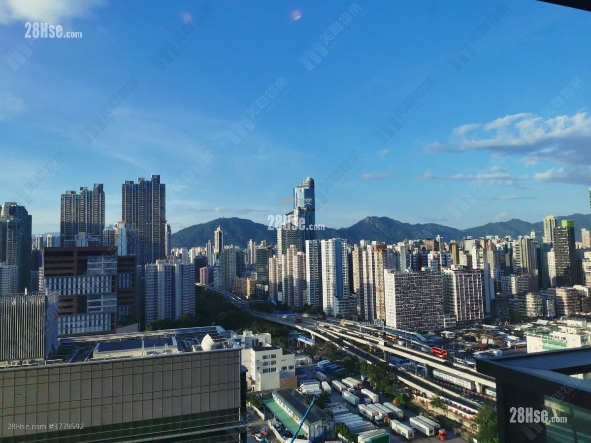 The Coronation Sell 323 ft²