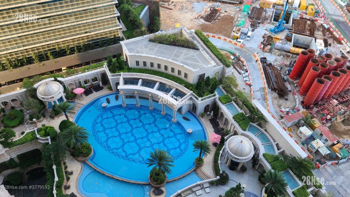 The Coronation Sell 323 ft²