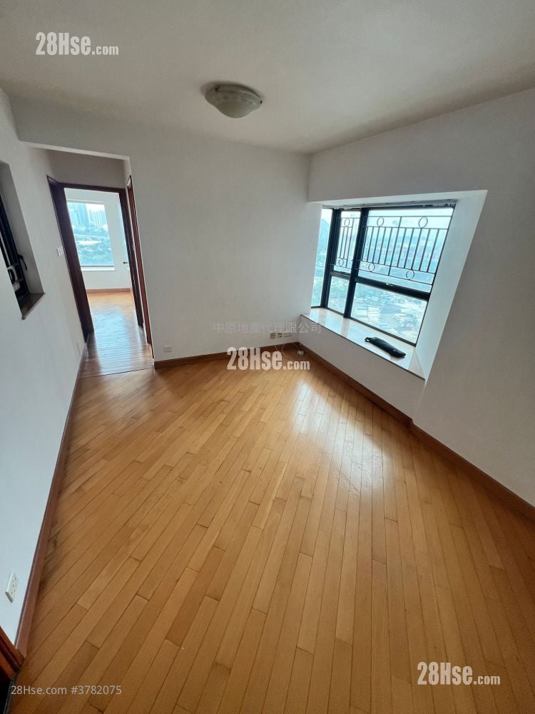 Villa By The Park Sell 2 Bedrooms , 1 Bathroom 398 ft²